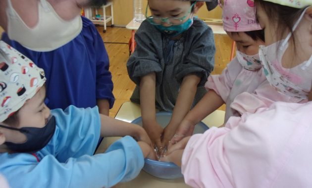 第一園 よもぎだんご作り 5月17日